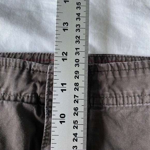 Tommy Hilfiger Men's Brown Casual Walking Shorts‎ Size 42 - Picture 11 of 14